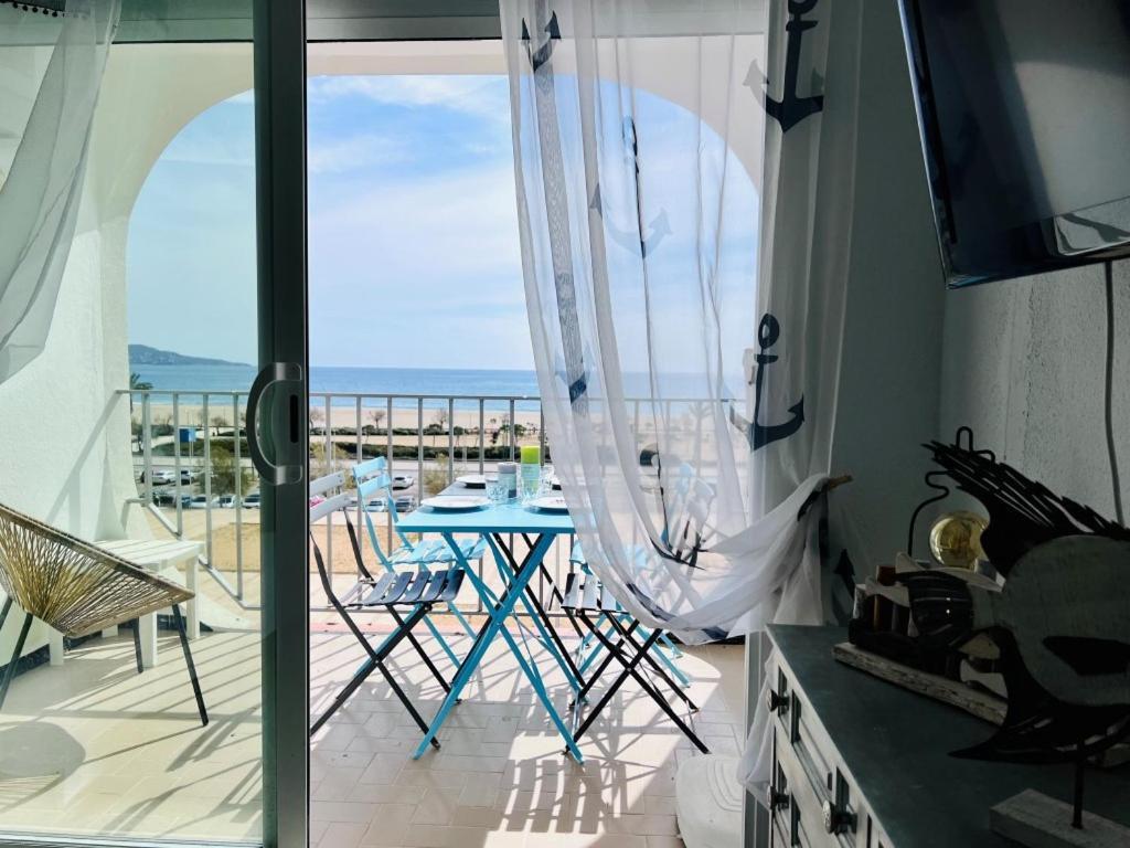 Appartement SYLVIA 4A - Estudio en primera línea de mar - céntrico - terraza vista mar - playa - wifi à Empuriabrava Extérieur photo